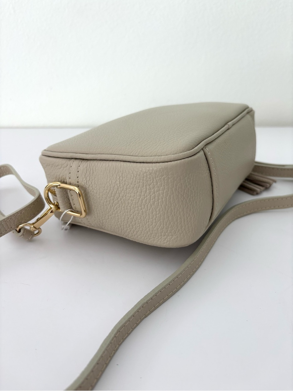 Elie Beaumont London Camera Style Crossbody Bag NWT Warm Gray Italian Leather - Picture 5 of 10
